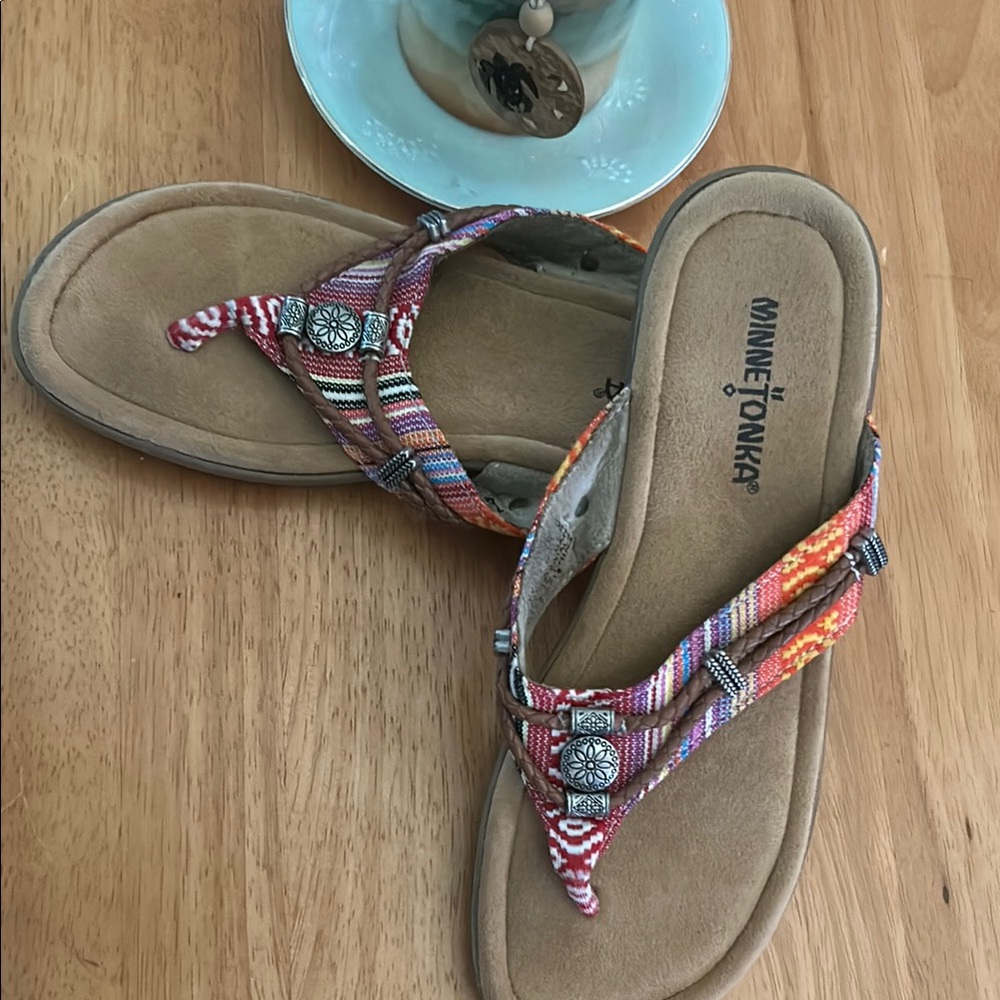 Minnetonka Women's Vibrant Patterned Sandals